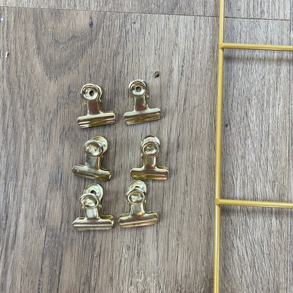 Gold Wire Grid Wall Organizer